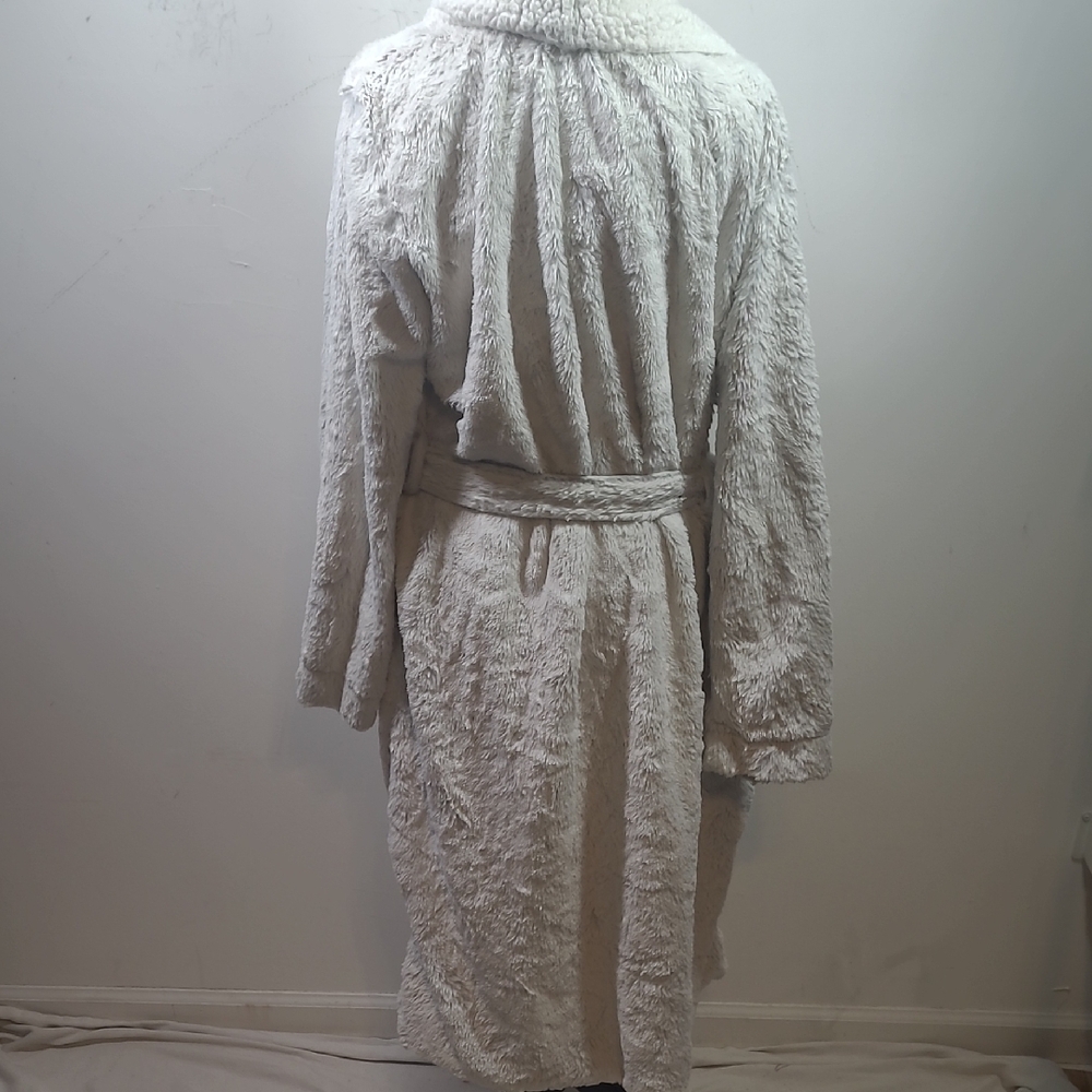 Stars Above Plush Cream Robe - Picture 5 of 9